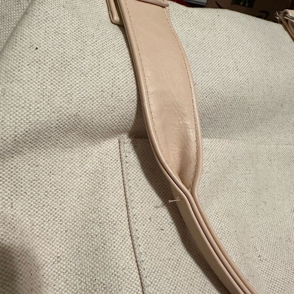 Beis Weekender Beige - Picture 5 of 8